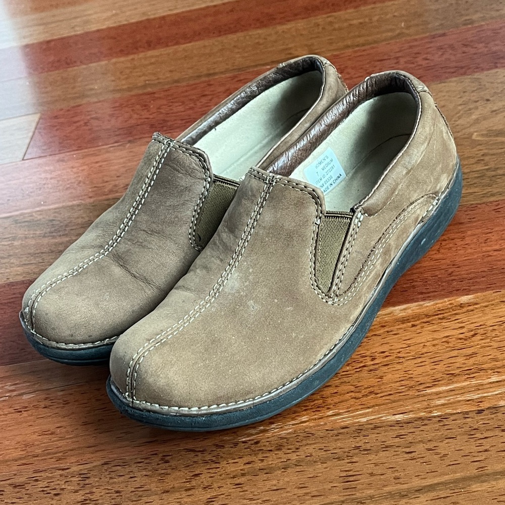 LL Bean Women’s Comfort Mocs Slip On Loafers Suede Shoes Size 7 Tan Brown